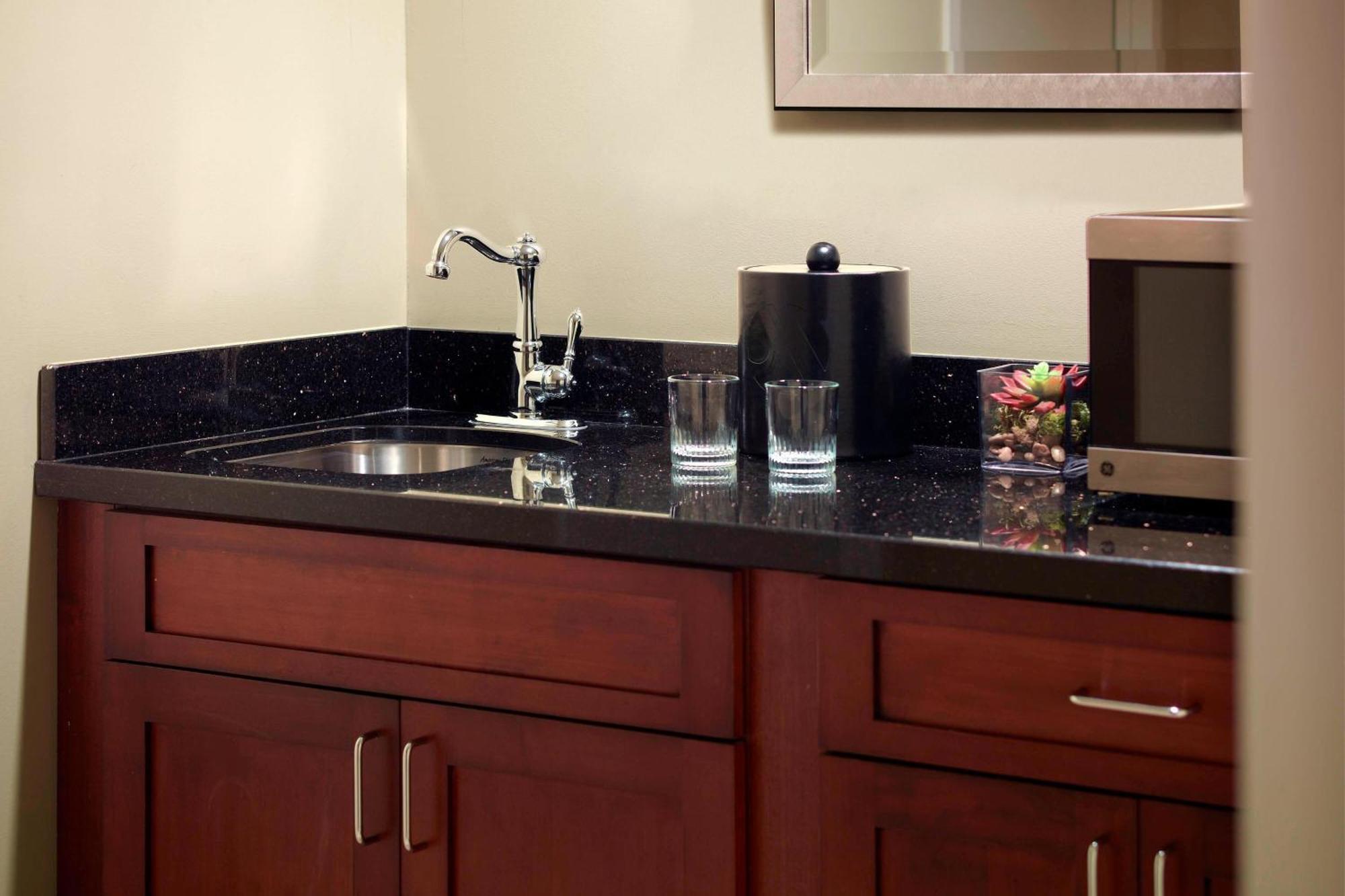 New Orleans Marriott Metairie At Lakeway Екстериор снимка