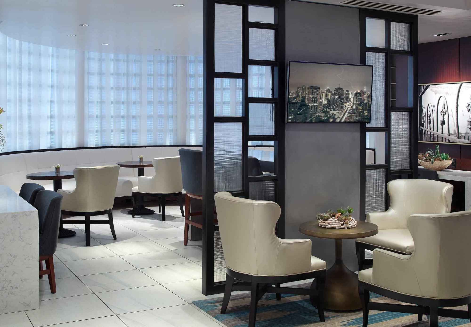 New Orleans Marriott Metairie At Lakeway Екстериор снимка